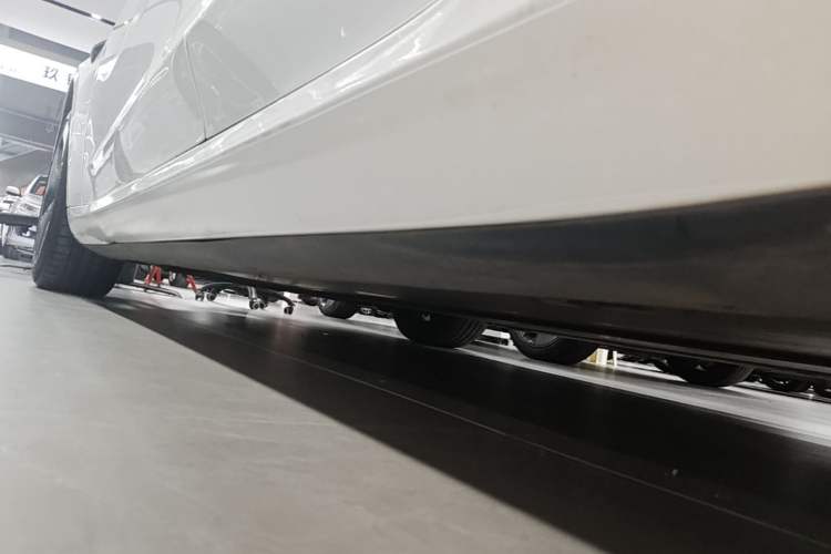 Used Tesla Model 3 2020 Revised Version Standard Range Rear-Wheel Drive – Upgraded Edition Left Side Sill