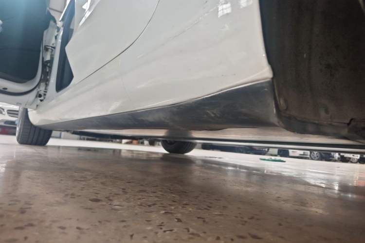 Used Tesla Model 3 2020 Standard Range Rear-Wheel Drive Upgraded Version Left Side Sill