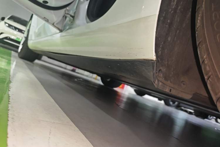 Used Tesla Model 3 2020 Standard Range Rear-Wheel Drive Upgraded Version Left Side Sill