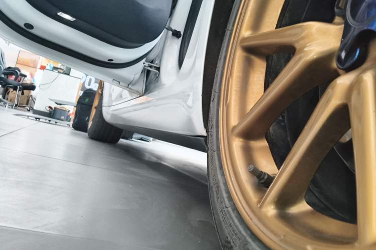 Used Tesla Model 3 2020 Revised Version Standard Range Rear-Wheel Drive – Upgraded Edition Left Side Sill