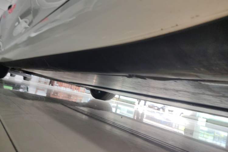 Used Tesla Model 3 2020 Standard Range Rear-Wheel Drive Upgraded Version Left Side Sill