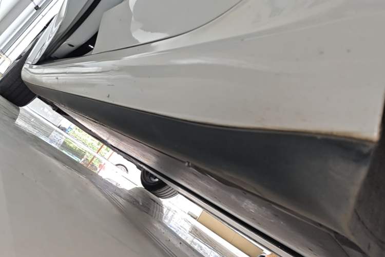 Used Tesla Model 3 2020 Refreshed Version Long-Range Rear-Wheel Drive Left Side Sill