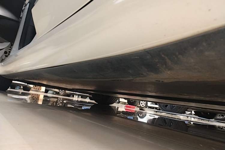 Used Tesla Model 3 2020 Standard Range Rear-Wheel Drive Upgraded Version Left Side Sill