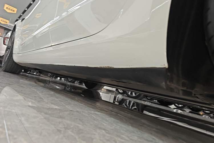 Used Tesla Model 3 2020 Revised Version Standard Range Rear-Wheel Drive – Upgraded Edition Left Side Sill