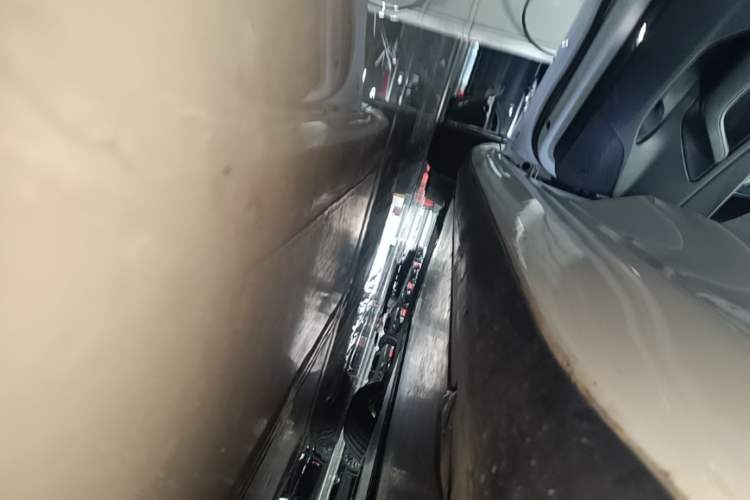 Used Tesla Model 3 2020 Standard Range Rear-Wheel Drive Upgraded Version Left Side Sill