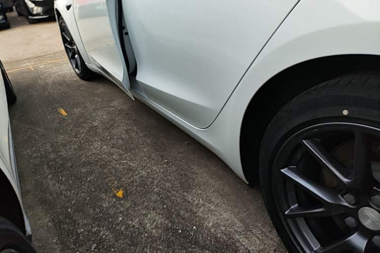 Used Tesla Model 3 2020 Refreshed Version Long-Range Rear-Wheel Drive Left Side Sill