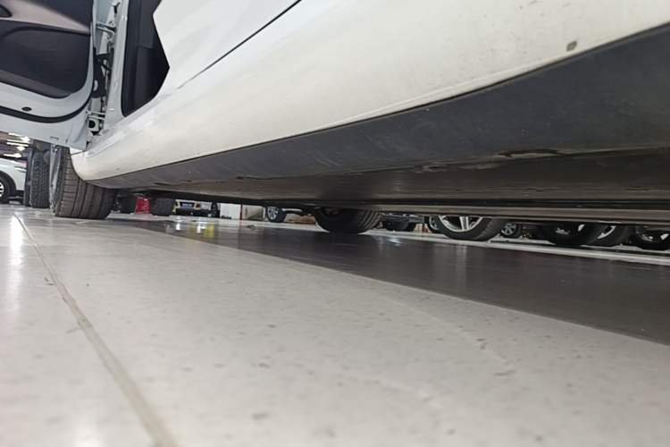 Used Tesla Model 3 2020 Refreshed Version Long-Range Rear-Wheel Drive Left Side Sill
