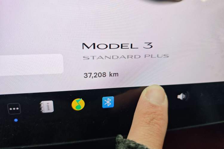 Used Tesla Model 3 2020 Standard Range Rear-Wheel Drive Upgraded Version Odometer Close Up