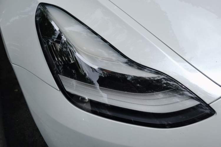 Used Tesla Model 3 2020 Revised Version Standard Range Rear-Wheel Drive – Upgraded Edition Right Front Headlight
