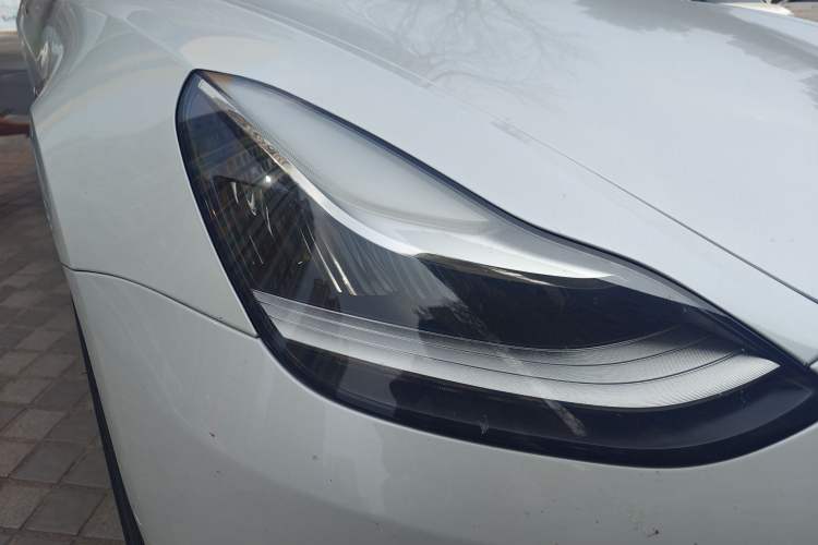 Used Tesla Model 3 2020 Revised Version Standard Range Rear-Wheel Drive – Upgraded Edition Right Front Headlight
