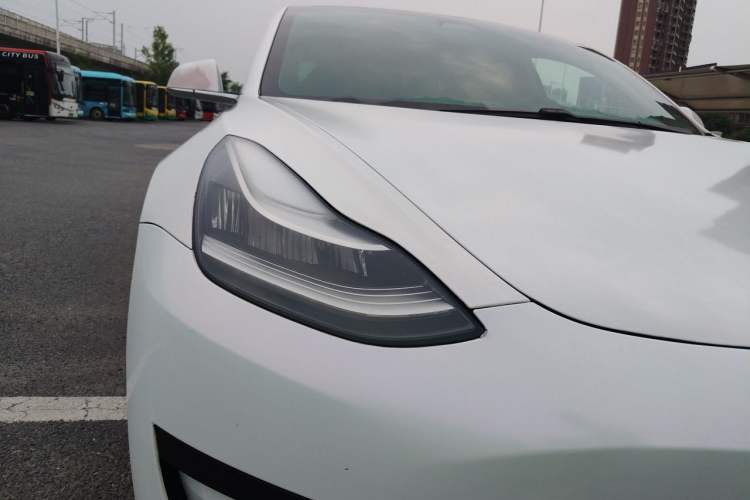 Used Tesla Model 3 2020 Revised Version Standard Range Rear-Wheel Drive – Upgraded Edition Right Front Headlight
