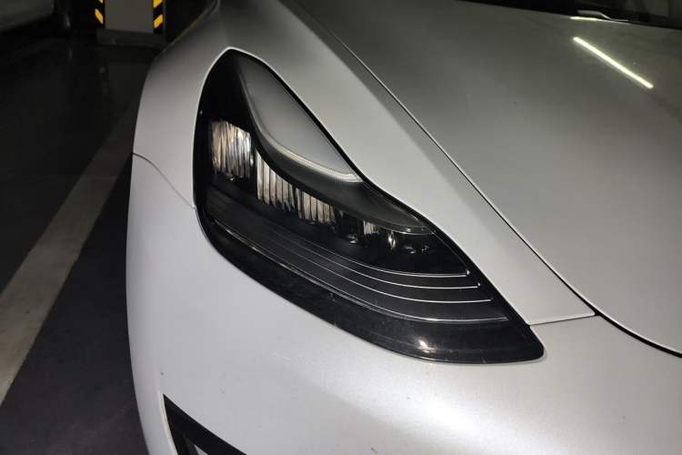 Used Tesla Model 3 2020 Revised Version Standard Range Rear-Wheel Drive – Upgraded Edition Right Front Headlight
