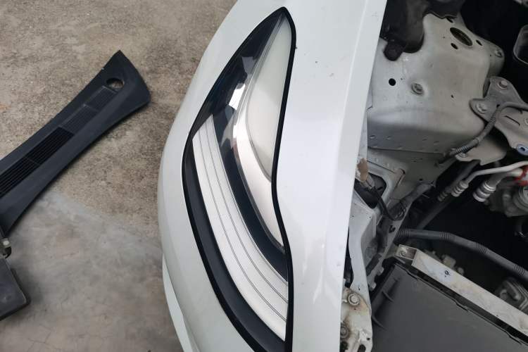 Used Tesla Model 3 2020 Standard Range Rear-Wheel Drive Upgraded Version Right Front Headlight