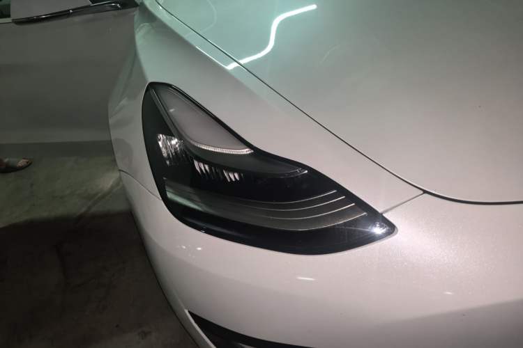 Used Tesla Model 3 2020 Revised Version Standard Range Rear-Wheel Drive – Upgraded Edition Right Front Headlight