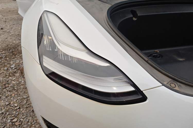 Used Tesla Model 3 2020 Revised Version Standard Range Rear-Wheel Drive – Upgraded Edition Right Front Headlight