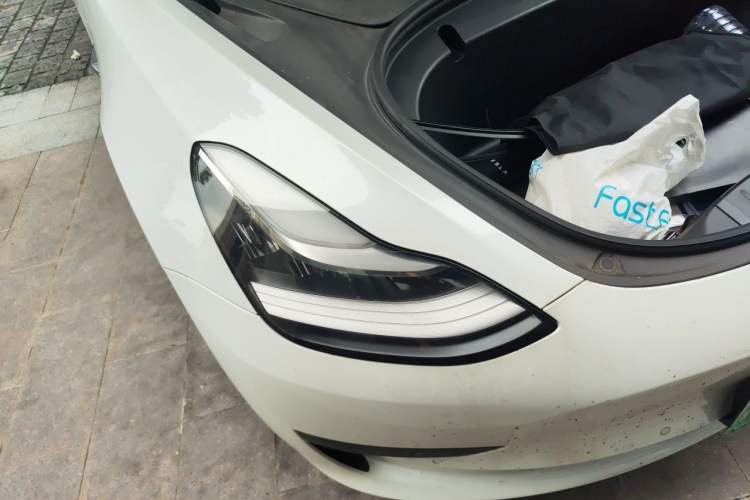 Used Tesla Model 3 2020 Revised Version Standard Range Rear-Wheel Drive – Upgraded Edition Right Front Headlight