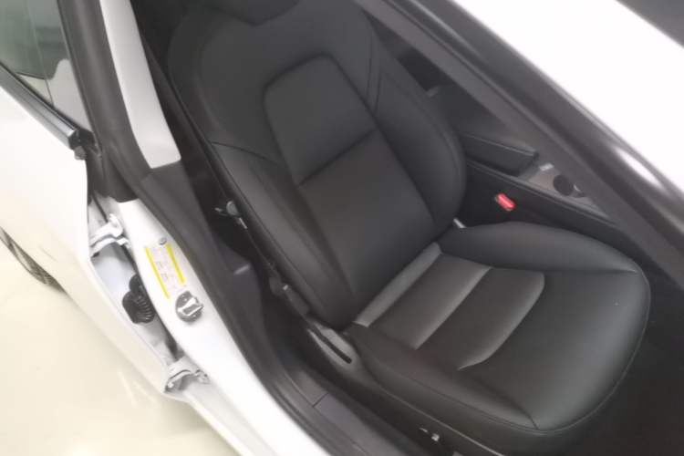 Used Tesla Model 3 2020 Revised Version Standard Range Rear-Wheel Drive – Upgraded Edition Right Front Seat