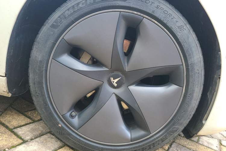 Used Tesla Model 3 2020 Refreshed Version Long-Range Rear-Wheel Drive Right Front Wheel Hub
