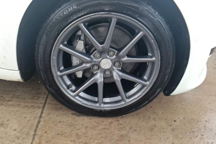 Used Tesla Model 3 2020 Standard Range Rear-Wheel Drive Upgraded Version Right Front Wheel Hub