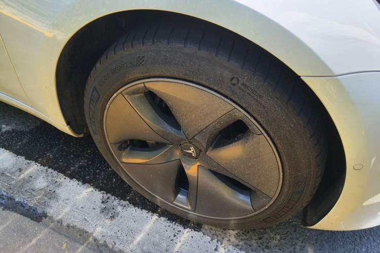 Used Tesla Model 3 2020 Refreshed Version Long-Range Rear-Wheel Drive Right Front Wheel Hub