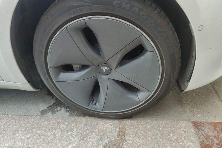 Used Tesla Model 3 2020 Standard Range Rear-Wheel Drive Upgraded Version Right Front Wheel Hub