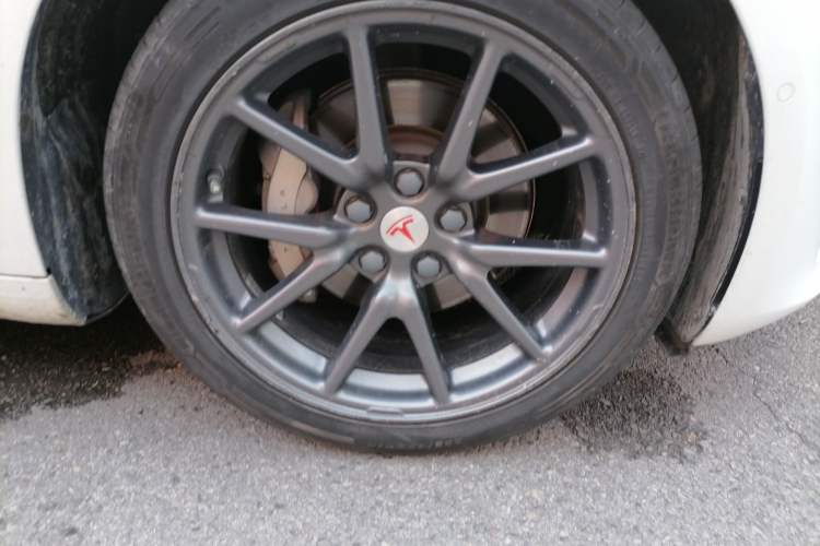Used Tesla Model 3 2020 Standard Range Rear-Wheel Drive Upgraded Version Right Front Wheel Hub