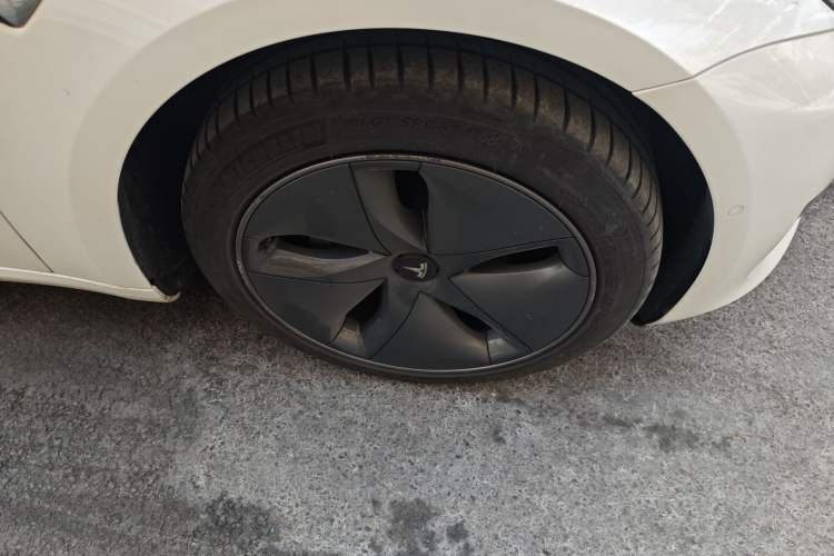 Used Tesla Model 3 2020 Standard Range Rear-Wheel Drive Upgraded Version Right Front Wheel Hub