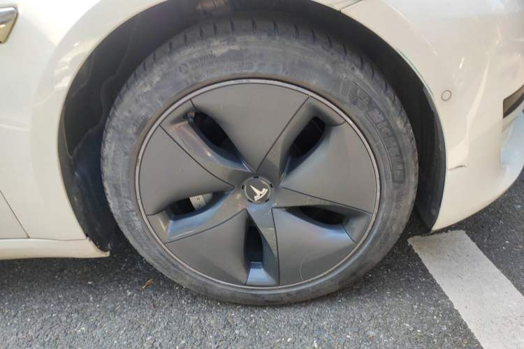 Used Tesla Model 3 2020 Standard Range Rear-Wheel Drive Upgraded Version Right Front Wheel Hub