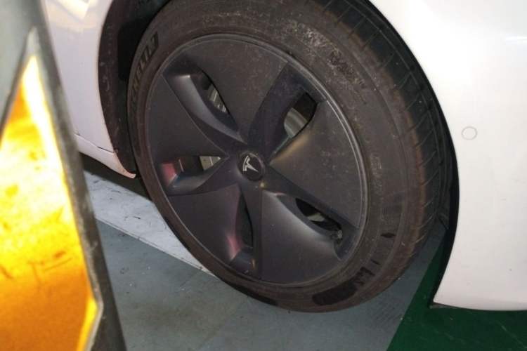 Used Tesla Model 3 2020 Refreshed Version Long-Range Rear-Wheel Drive Right Front Wheel Hub
