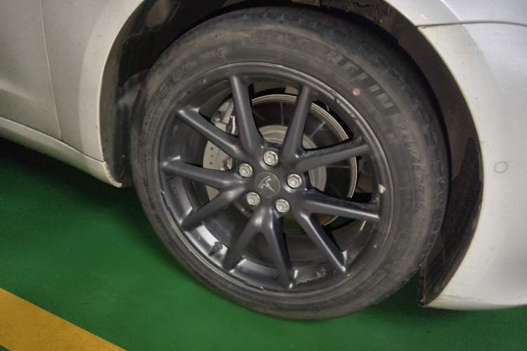 Used Tesla Model 3 2020 Standard Range Rear-Wheel Drive Upgraded Version Right Front Wheel Hub