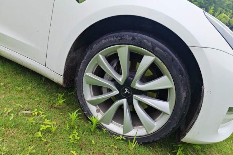 Used Tesla Model 3 2020 Refreshed Version Long-Range Rear-Wheel Drive Right Front Wheel Hub