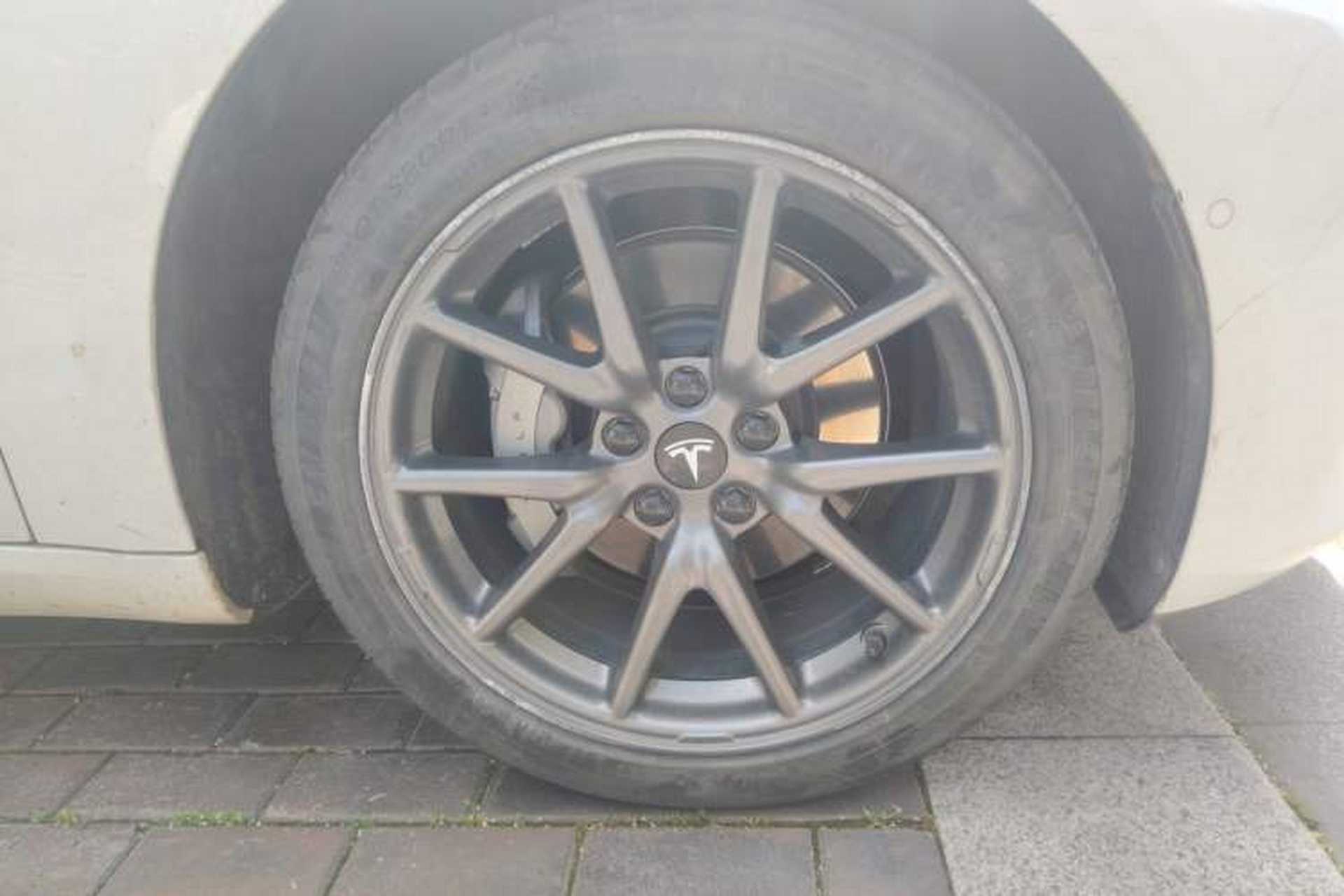 Used Tesla Model 3 2020 Refreshed Version Long-Range Rear-Wheel Drive Right Front Wheel Hub