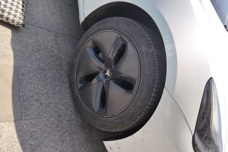 Used Tesla Model 3 2020 Refreshed Version Long-Range Rear-Wheel Drive Right Front Wheel Hub