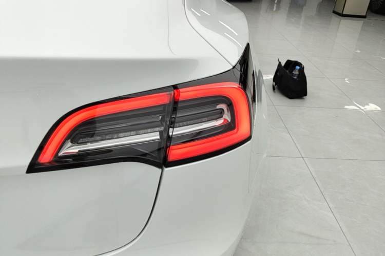 Used Tesla Model 3 2020 Refreshed Version Long-Range Rear-Wheel Drive Right Rear Taillight