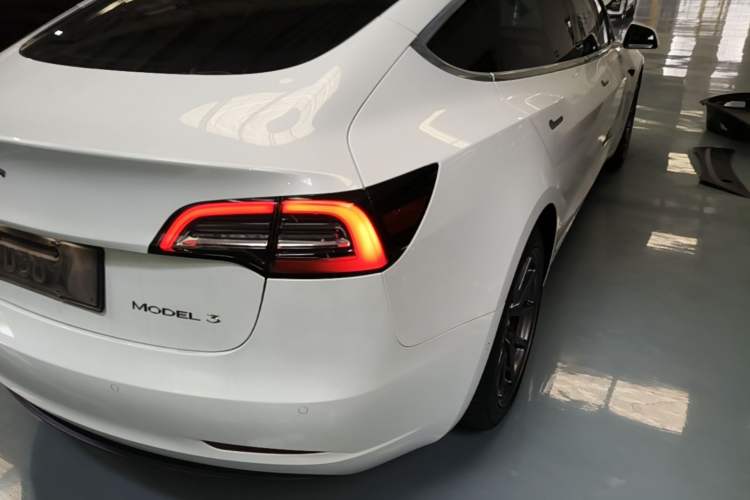 Used Tesla Model 3 2020 Revised Version Standard Range Rear-Wheel Drive – Upgraded Edition Right Rear Taillight