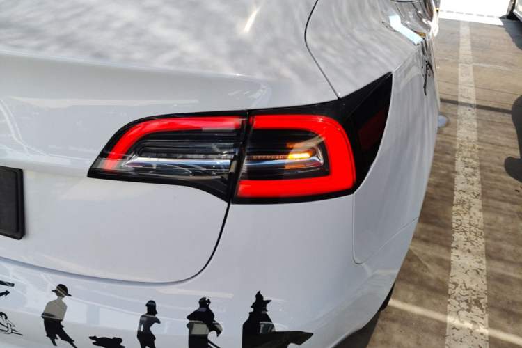Used Tesla Model 3 2020 Long-Range Rear-Wheel-Drive Version Right Rear Taillight