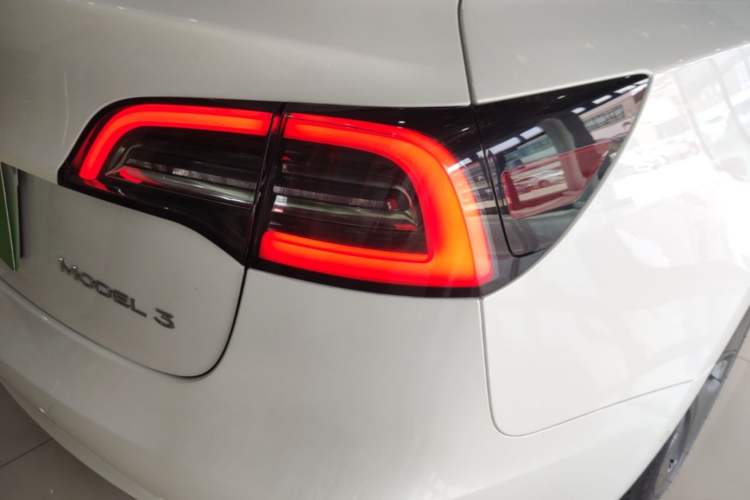 Used Tesla Model 3 2020 Standard Range Rear-Wheel Drive Upgraded Version Right Rear Taillight