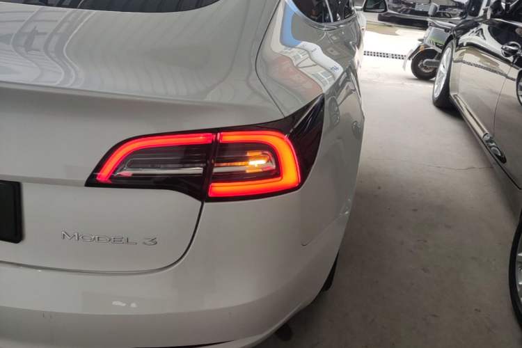 Used Tesla Model 3 2020 Standard Range Rear-Wheel Drive Upgraded Version Right Rear Taillight