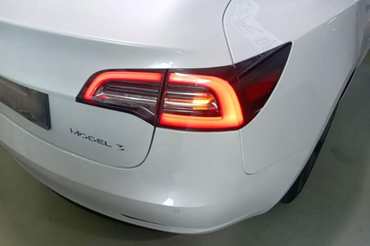 Used Tesla Model 3 2020 Standard Range Rear-Wheel Drive Upgraded Version Right Rear Taillight