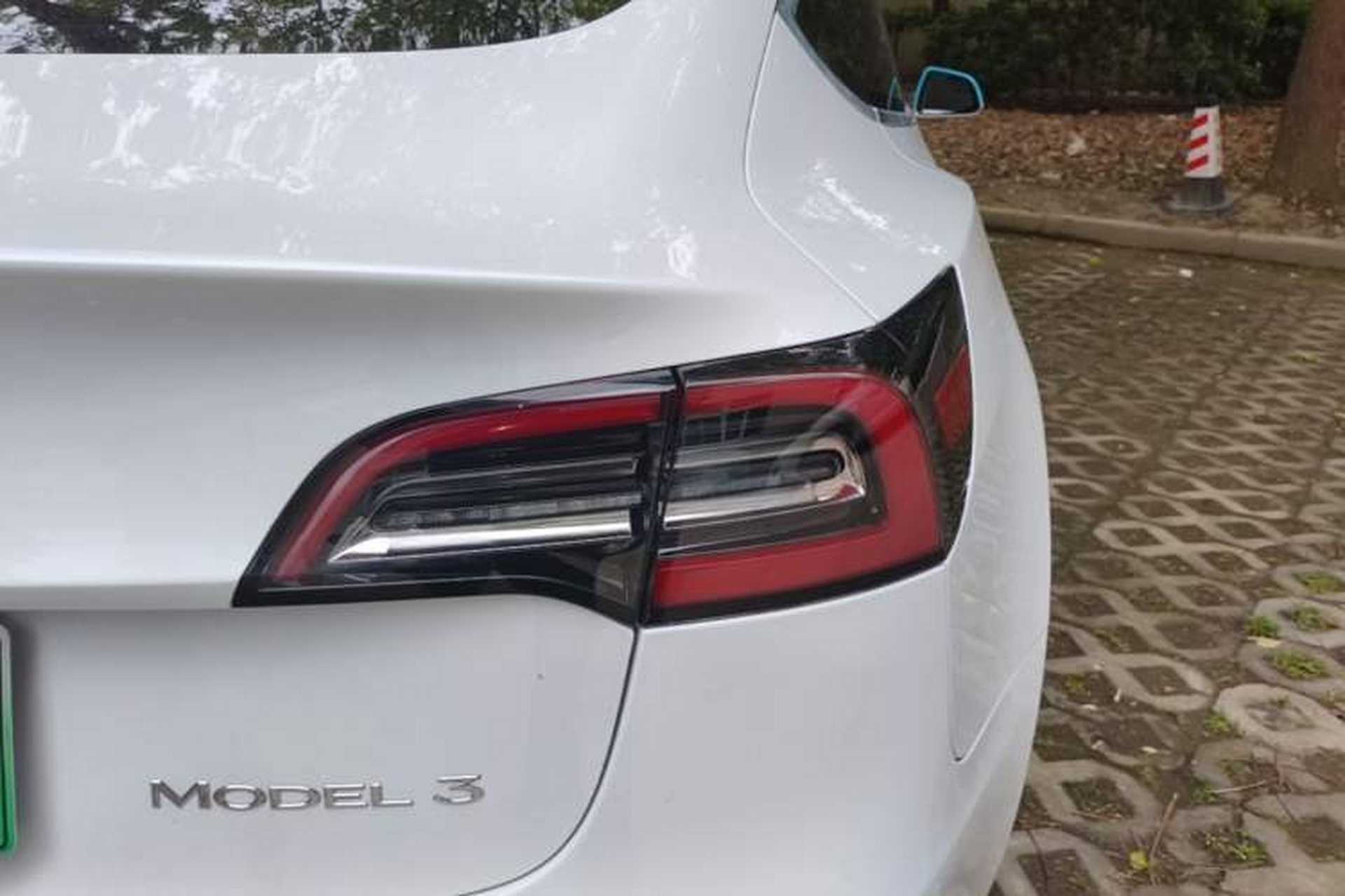 Used Tesla Model 3 2020 Standard Range Rear-Wheel Drive Upgraded Version Right Rear Taillight