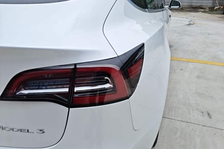 Used Tesla Model 3 2020 Refreshed Version Long-Range Rear-Wheel Drive Right Rear Taillight