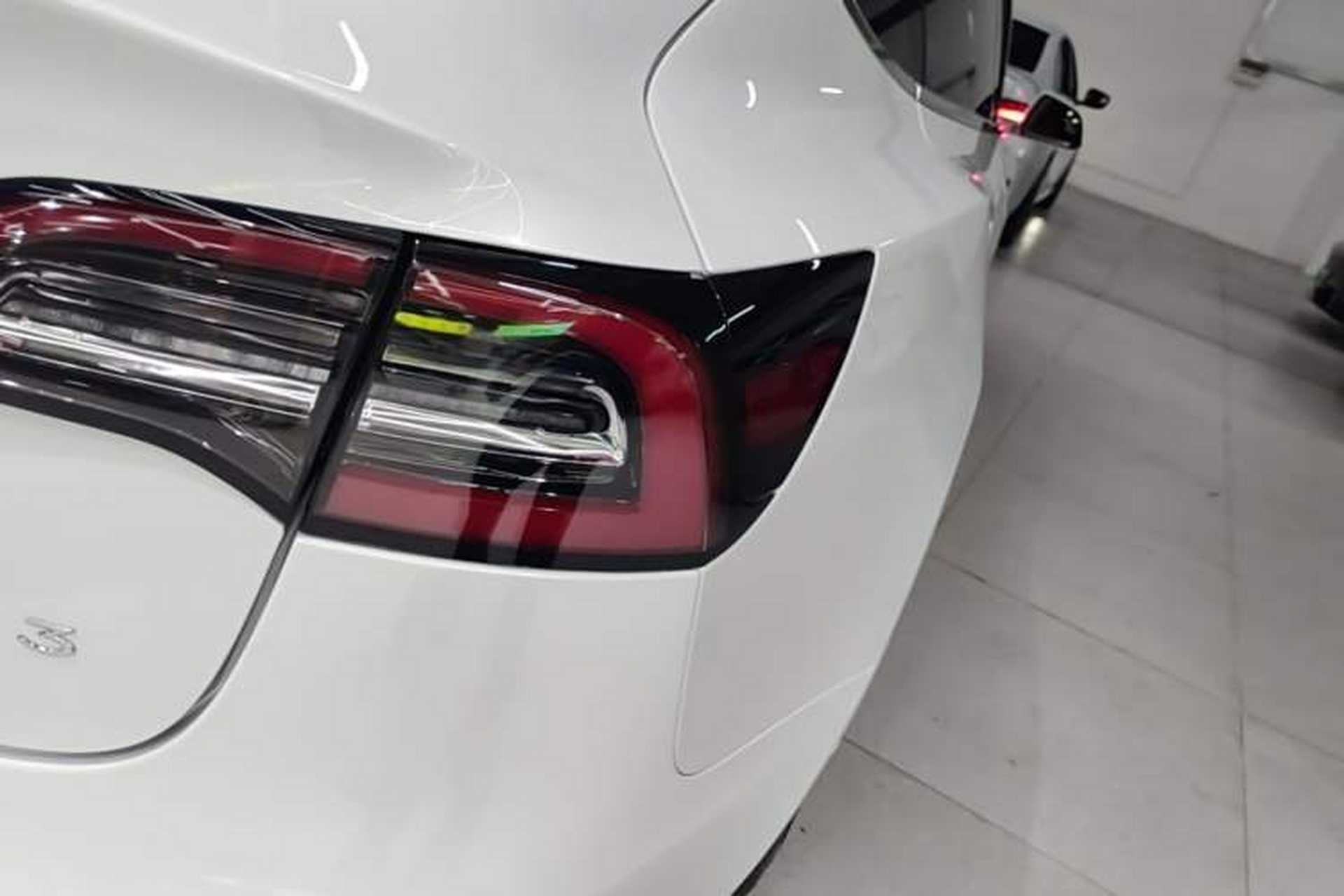Used Tesla Model 3 2020 Revised Version Standard Range Rear-Wheel Drive – Upgraded Edition Right Rear Taillight