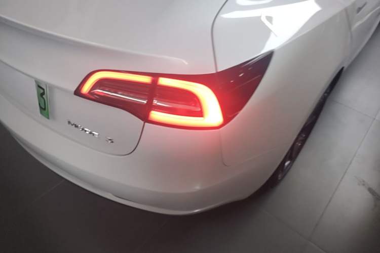 Used Tesla Model 3 2020 Standard Range Rear-Wheel Drive Upgraded Version Right Rear Taillight