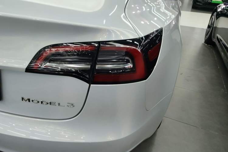 Used Tesla Model 3 2020 Revised Version Standard Range Rear-Wheel Drive – Upgraded Edition Right Rear Taillight