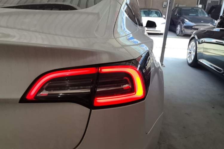 Used Tesla Model 3 2020 Refreshed Version Long-Range Rear-Wheel Drive Right Rear Taillight
