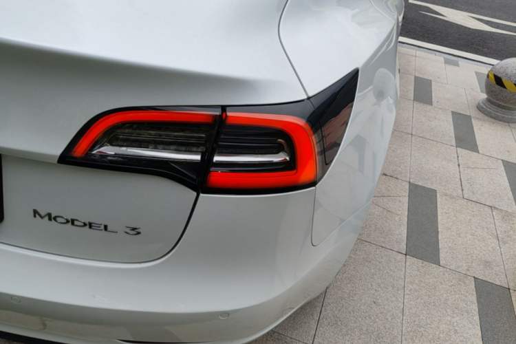 Used Tesla Model 3 2020 Standard Range Rear-Wheel Drive Upgraded Version Right Rear Taillight