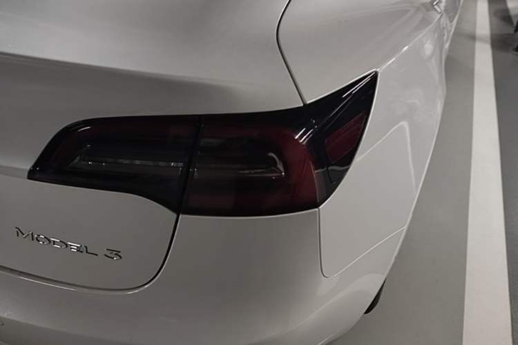 Used Tesla Model 3 2020 Revised Version Standard Range Rear-Wheel Drive – Upgraded Edition Right Rear Taillight