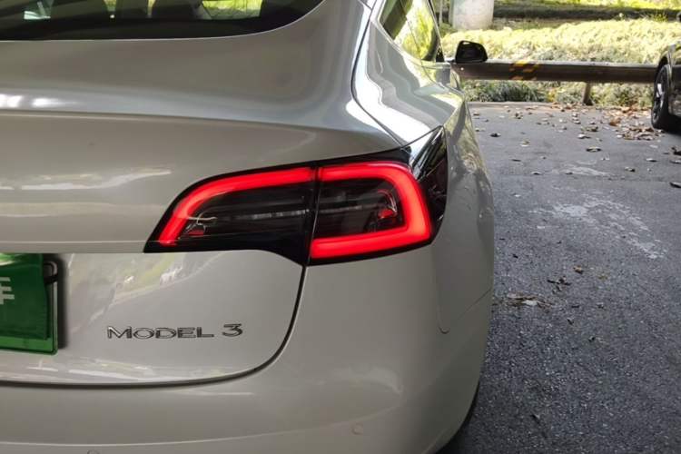 Used Tesla Model 3 2020 Standard Range Rear-Wheel Drive Upgraded Version Right Rear Taillight