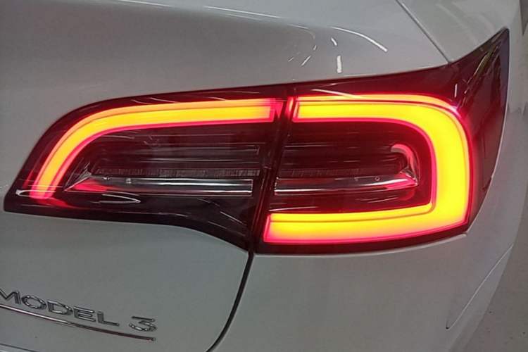 Used Tesla Model 3 2020 Refreshed Version Long-Range Rear-Wheel Drive Right Rear Taillight