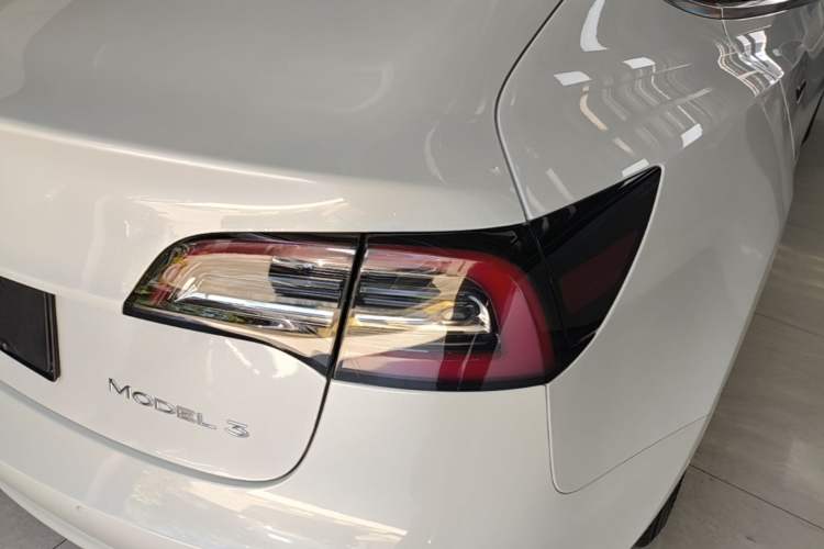 Used Tesla Model 3 2020 Revised Version Standard Range Rear-Wheel Drive – Upgraded Edition Right Rear Taillight